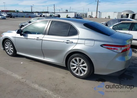 2018 Toyota Camry Le из США, поврежденный, VIN 4T1B11HKXJU057457